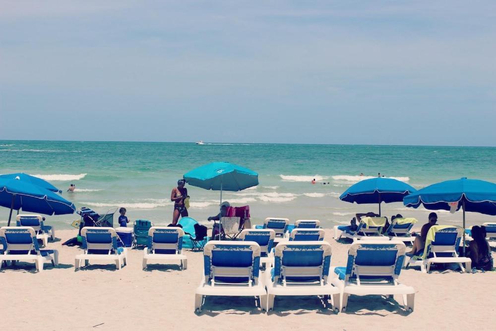 Departamento Sobre La Playa Con Vista A La Collins Ave Sunny Isles Beach Esterno foto